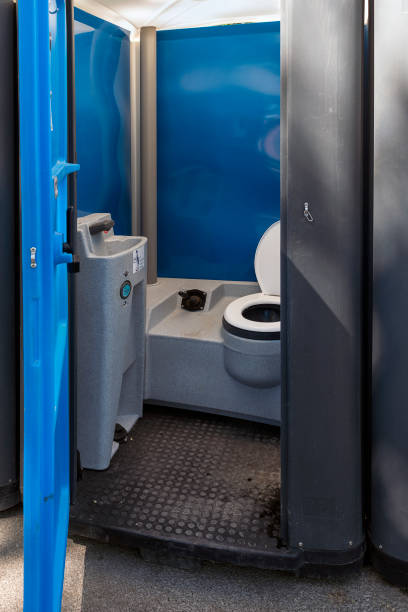 Best Porta potty rental near me  in Olivia, MN